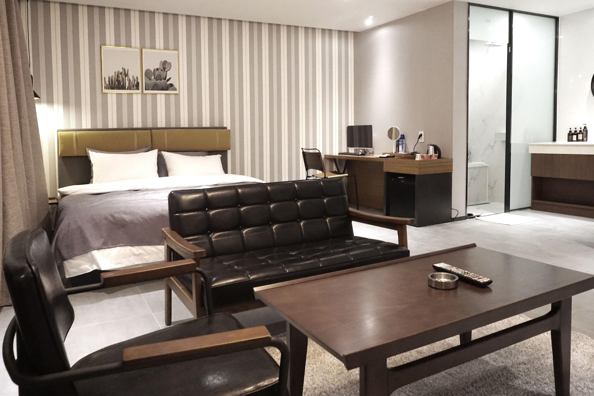 Brown Dot Hotel ČČchangwon Exteriér fotografie