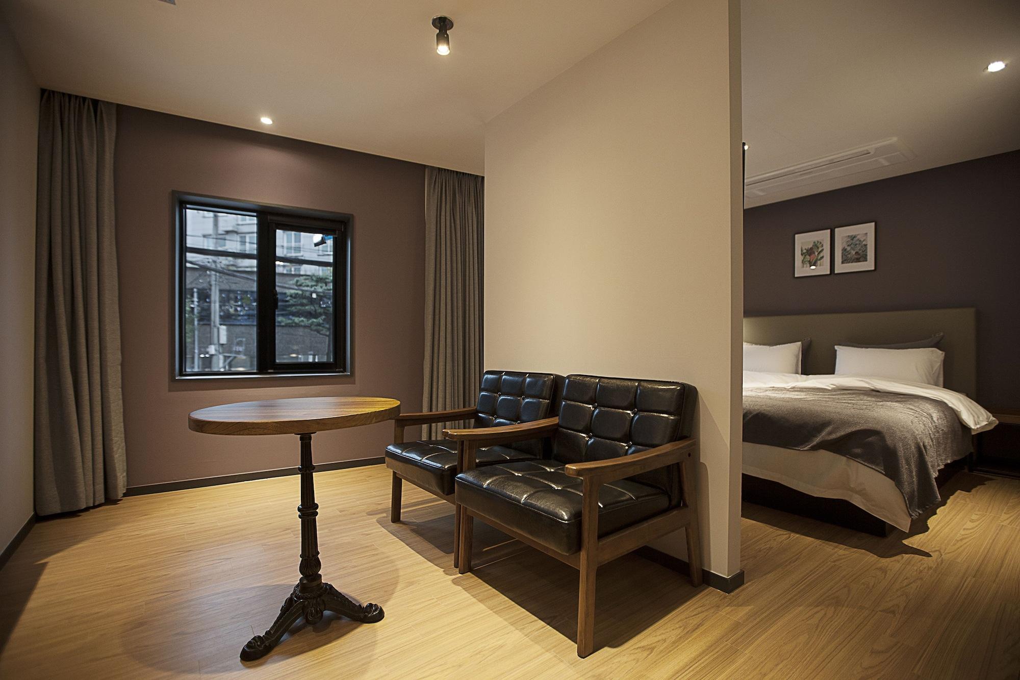 Brown Dot Hotel ČČchangwon Exteriér fotografie