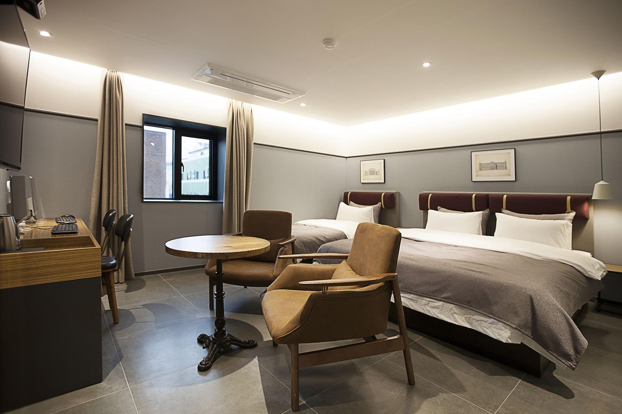 Brown Dot Hotel ČČchangwon Exteriér fotografie
