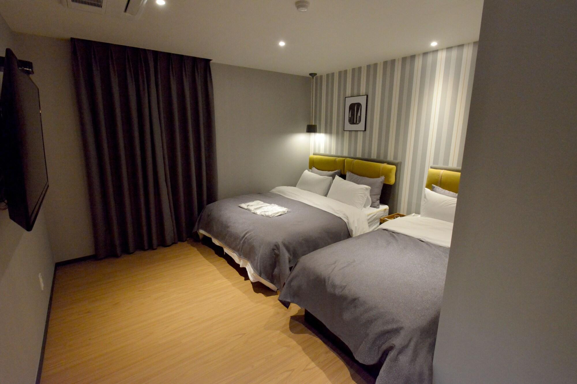 Brown Dot Hotel ČČchangwon Exteriér fotografie