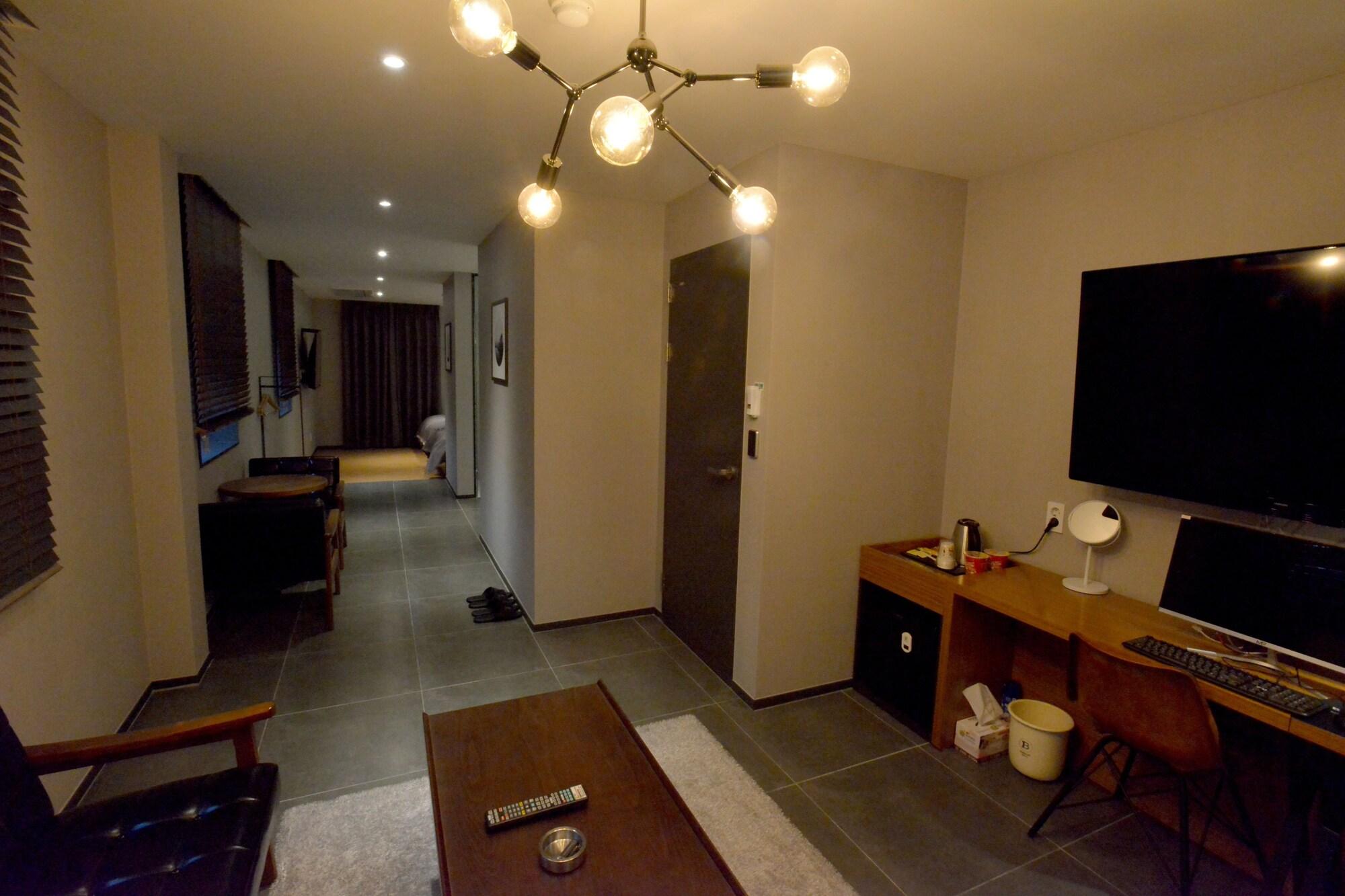 Brown Dot Hotel ČČchangwon Exteriér fotografie
