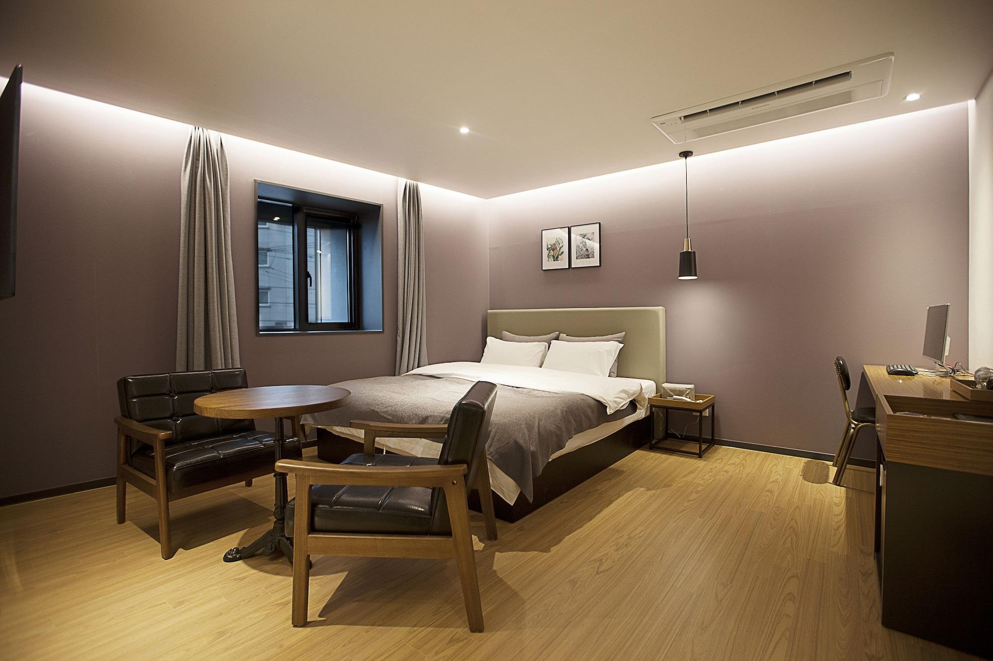 Brown Dot Hotel ČČchangwon Exteriér fotografie