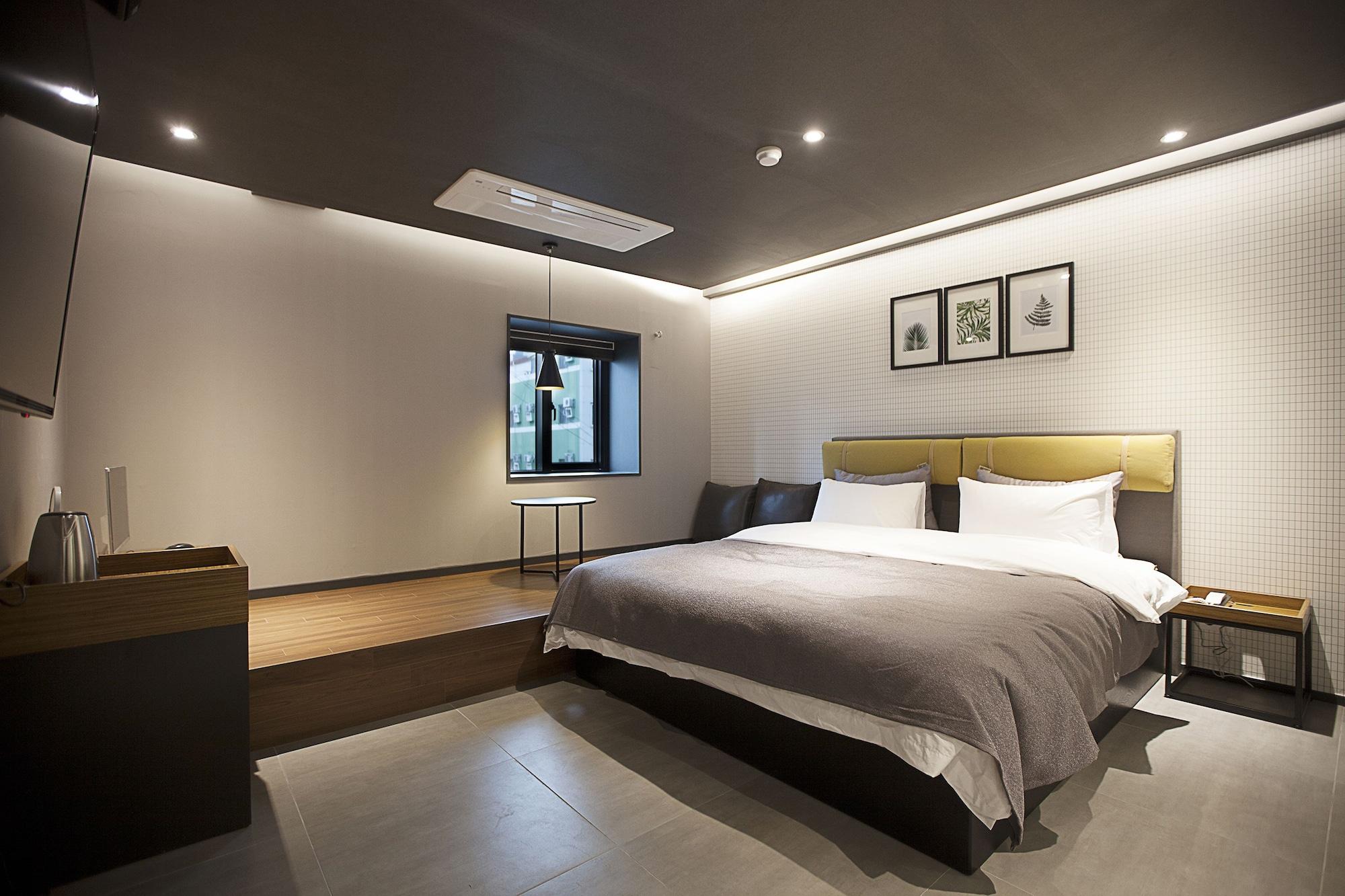 Brown Dot Hotel ČČchangwon Exteriér fotografie