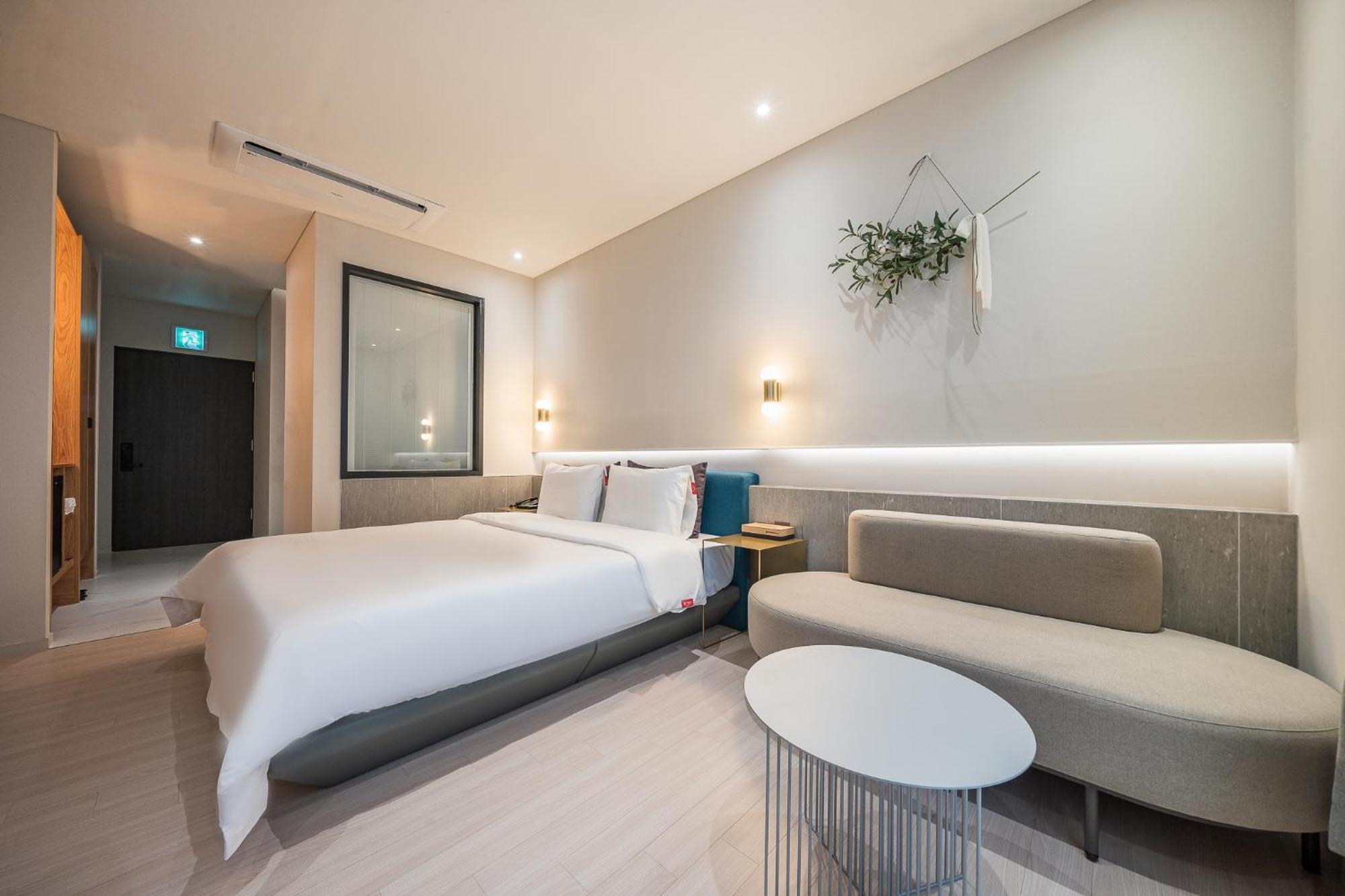 Brown Dot Hotel ČČchangwon Exteriér fotografie