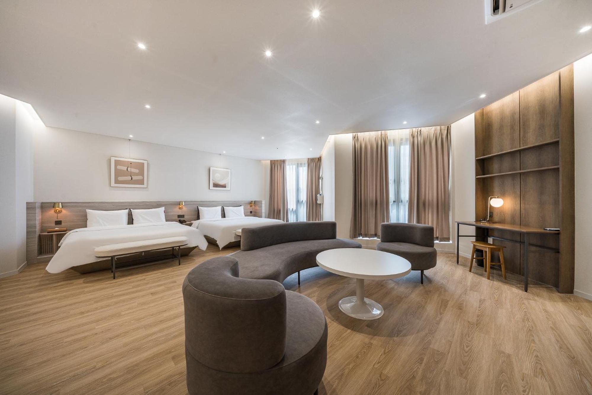 Brown Dot Hotel ČČchangwon Exteriér fotografie