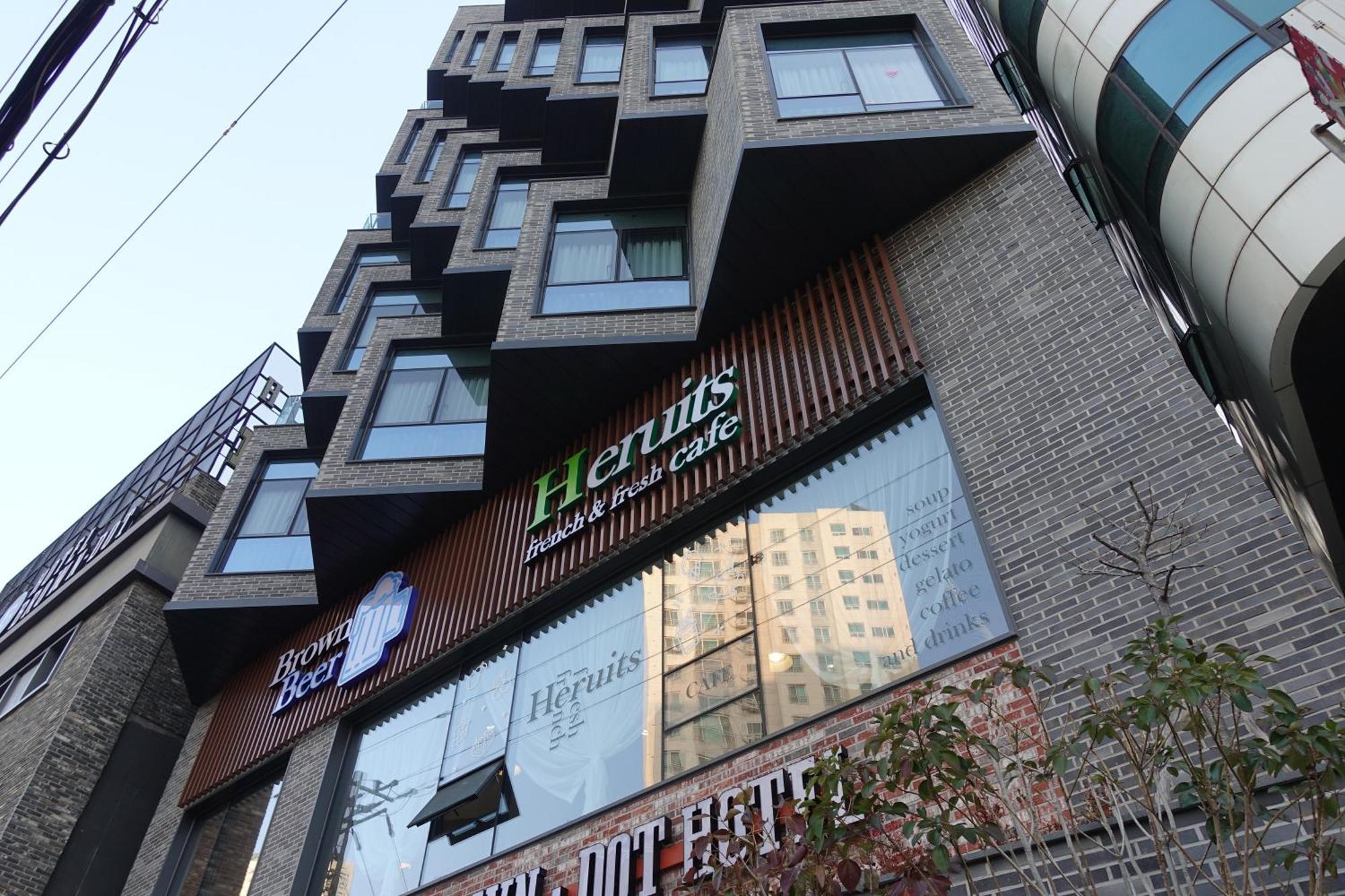 Brown Dot Hotel ČČchangwon Exteriér fotografie